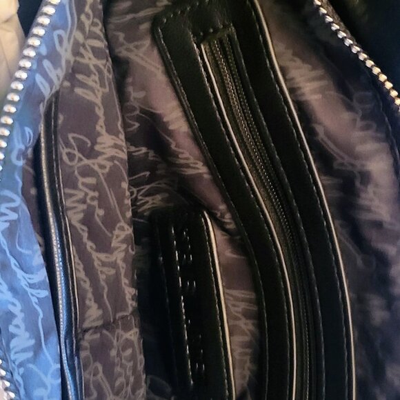 ✅️Avery Bag Black - NO LONGER AVAILABLE IN US - BNWT - Averyy Bag $140 - - Picture 6 of 9